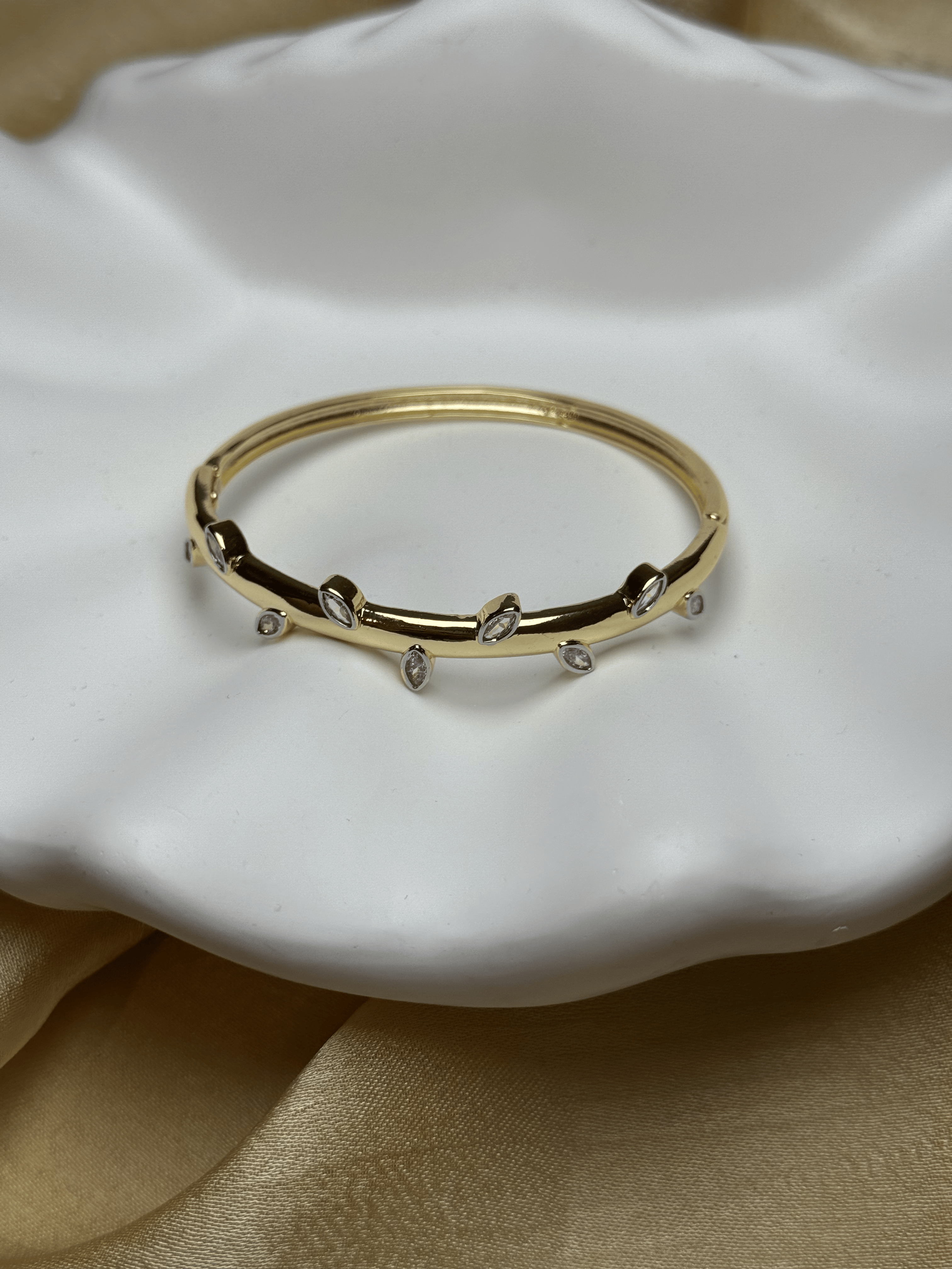 BYMN VIP KELEPÇE BİLEKLİK